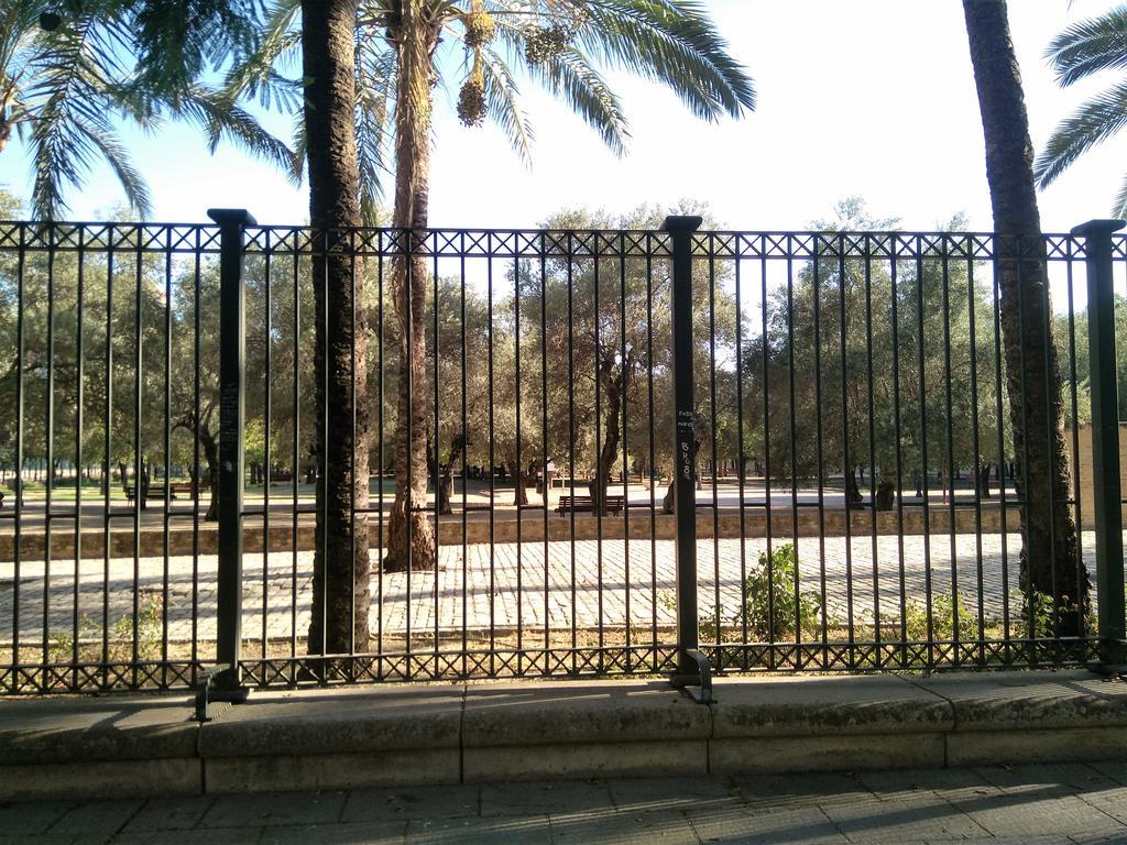 Apartamento Buhaira Sevilla Bagian luar foto