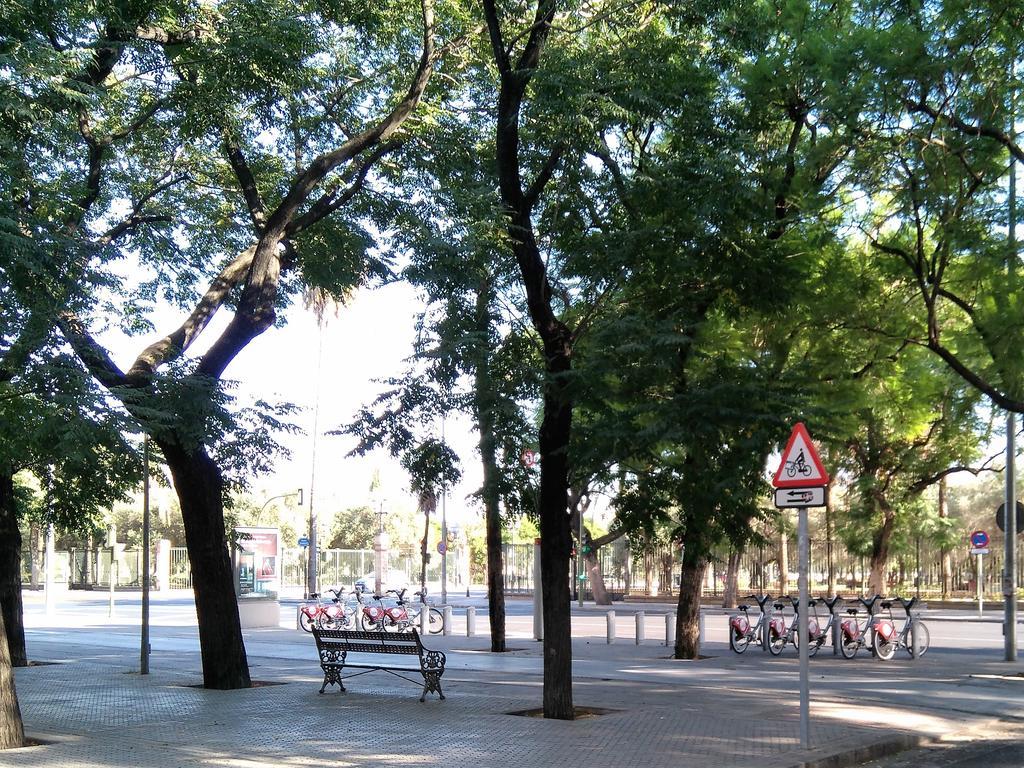 Apartamento Buhaira Sevilla Bagian luar foto