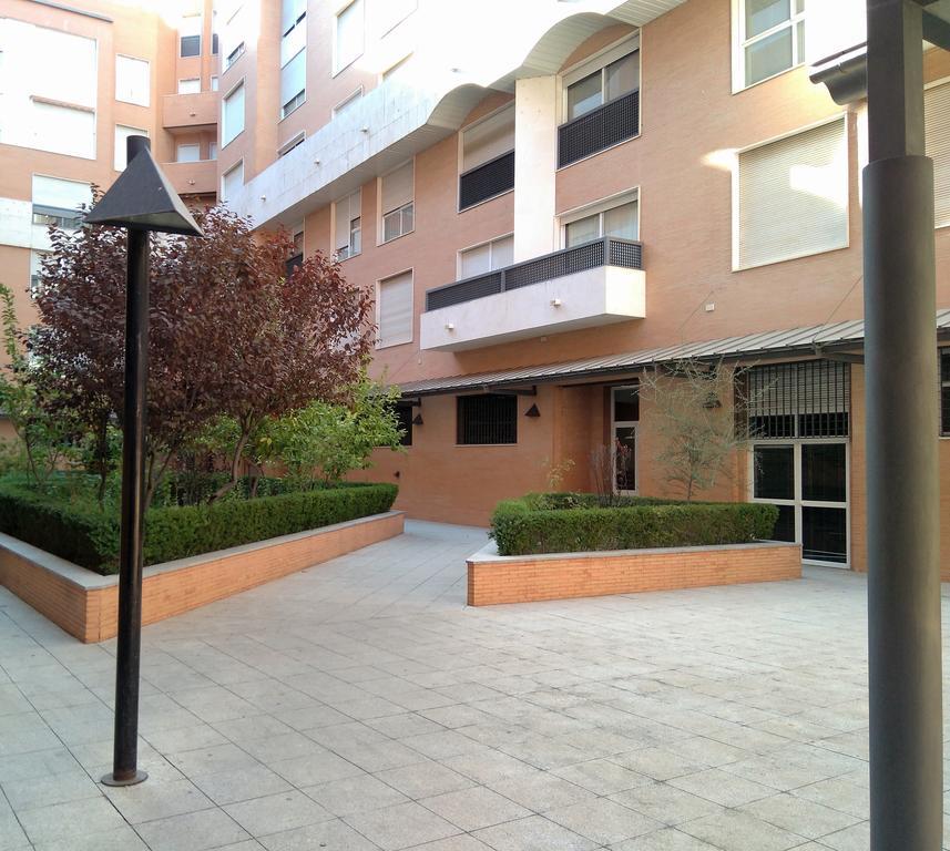Apartamento Buhaira Sevilla Bagian luar foto