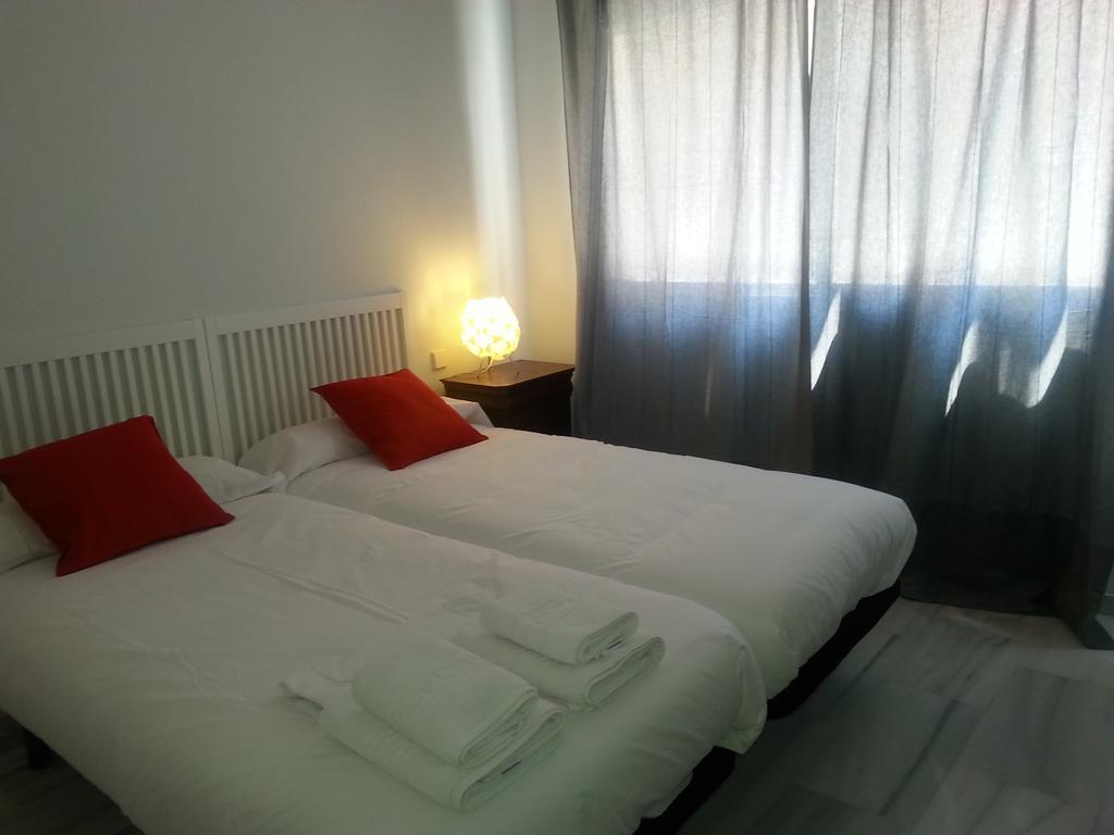 Apartamento Buhaira Sevilla Bagian luar foto