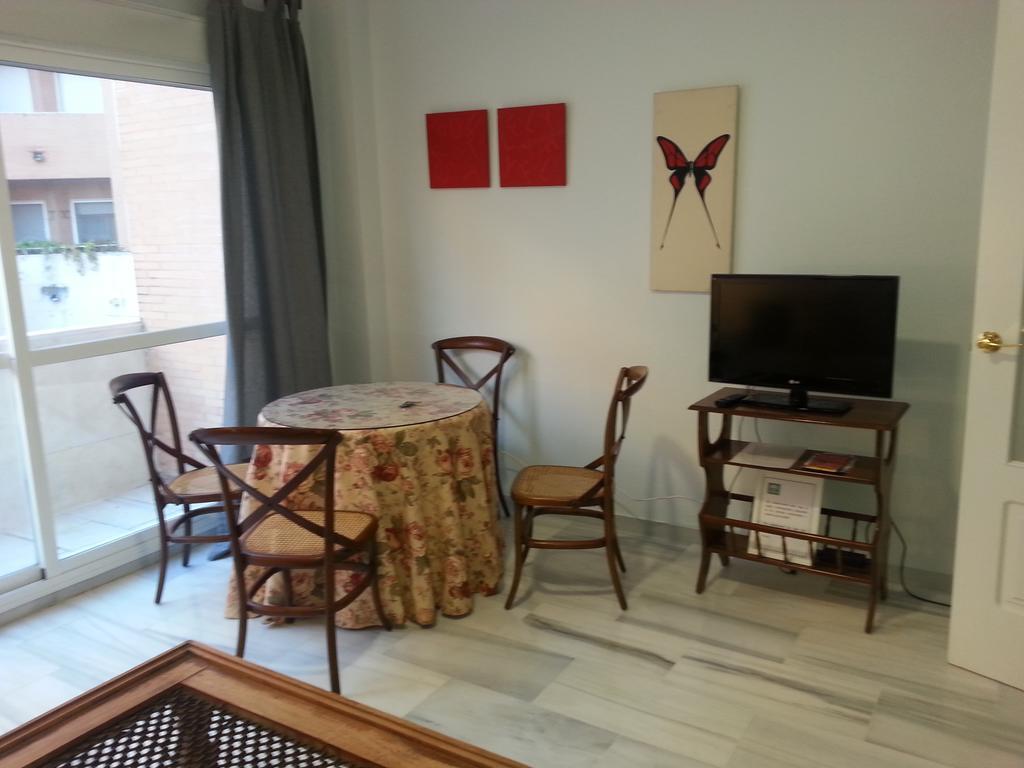 Apartamento Buhaira Sevilla Bagian luar foto