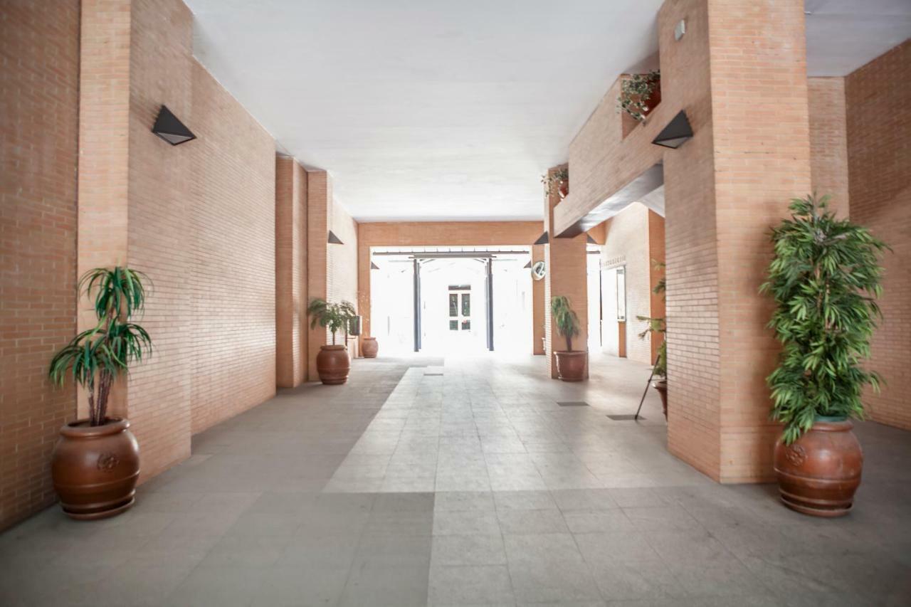 Apartamento Buhaira Sevilla Bagian luar foto