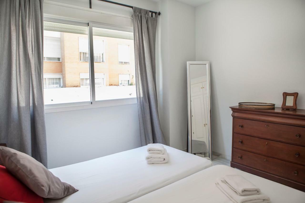 Apartamento Buhaira Sevilla Bagian luar foto