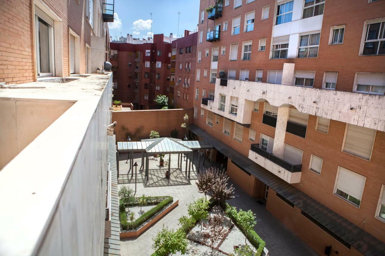 Apartamento Buhaira Sevilla Bagian luar foto