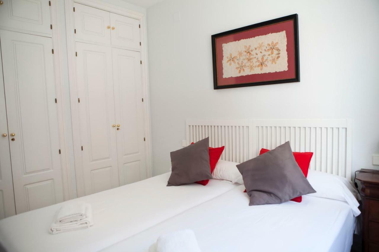 Apartamento Buhaira Sevilla Bagian luar foto